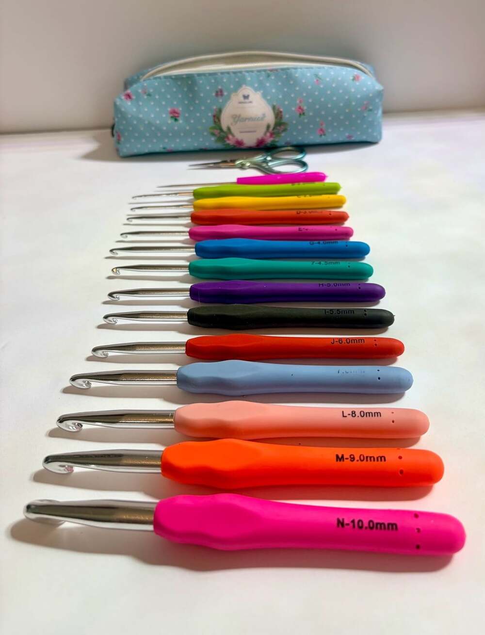 Yarniss Crochet Hooks 14 Piece Set MultiColor with Case